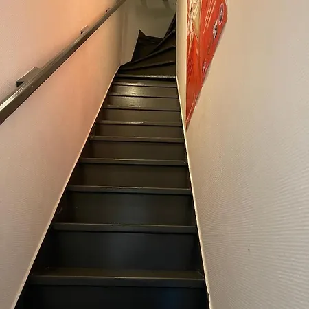 La Petite Place De La Porte De Gand * Lila