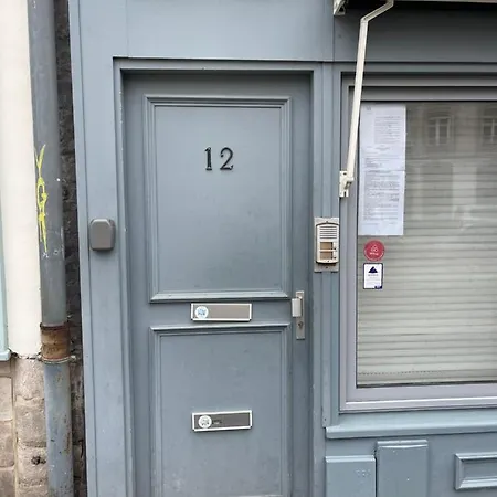 La Petite Place De La Porte De Gand *