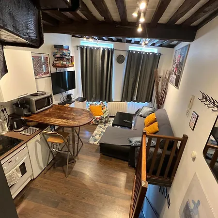 La Petite Place De La Porte De Gand *